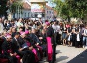 Biskup Škvorčević posebno se pozdravio sa svakim gostom